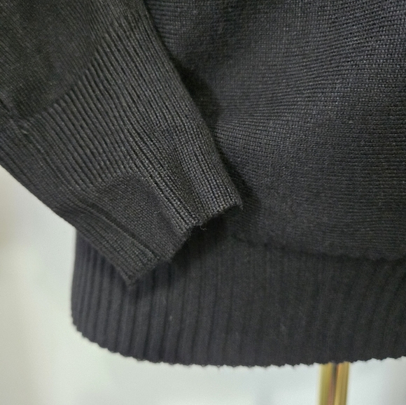 RIO & RIAN Soft Lightweight Black Sweater With Studded Sleeves. Size Small - Picture 3 of 11